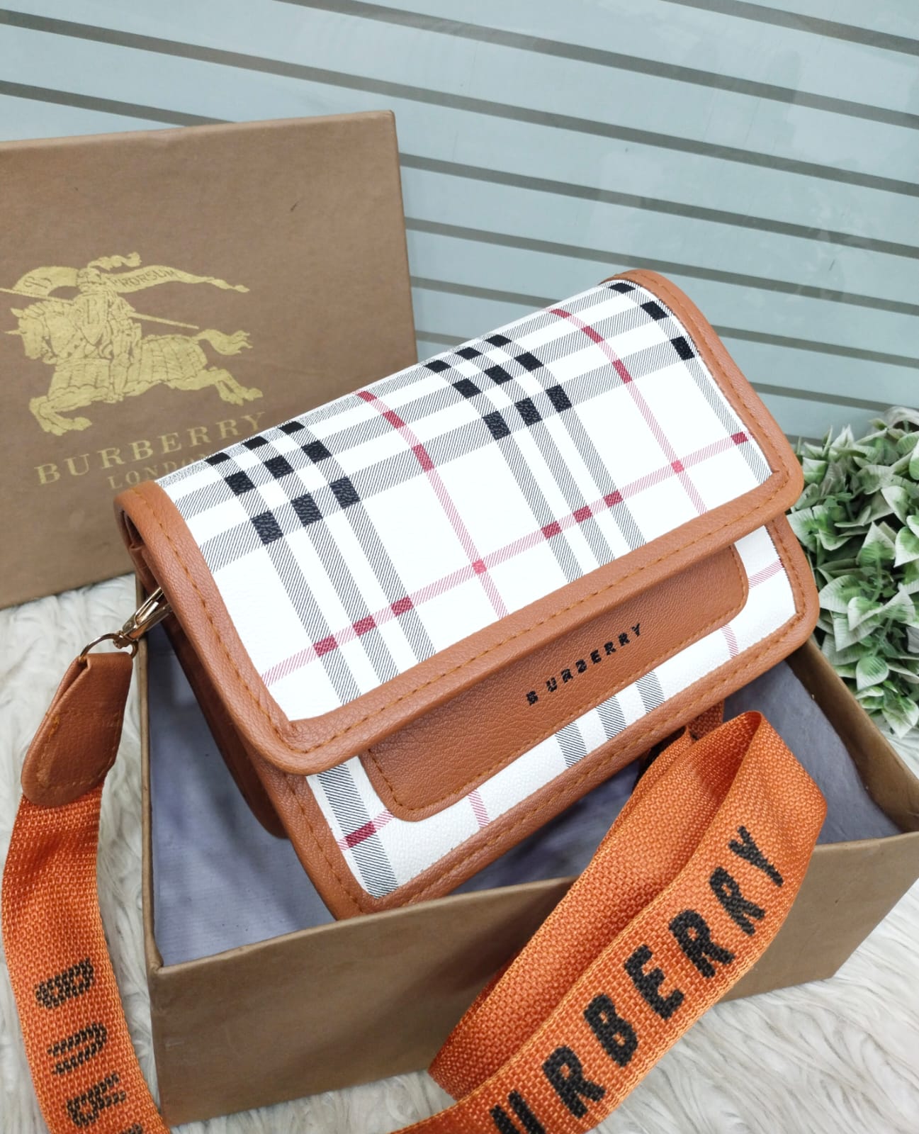 BURBERRY BAG WITH LONG BELT