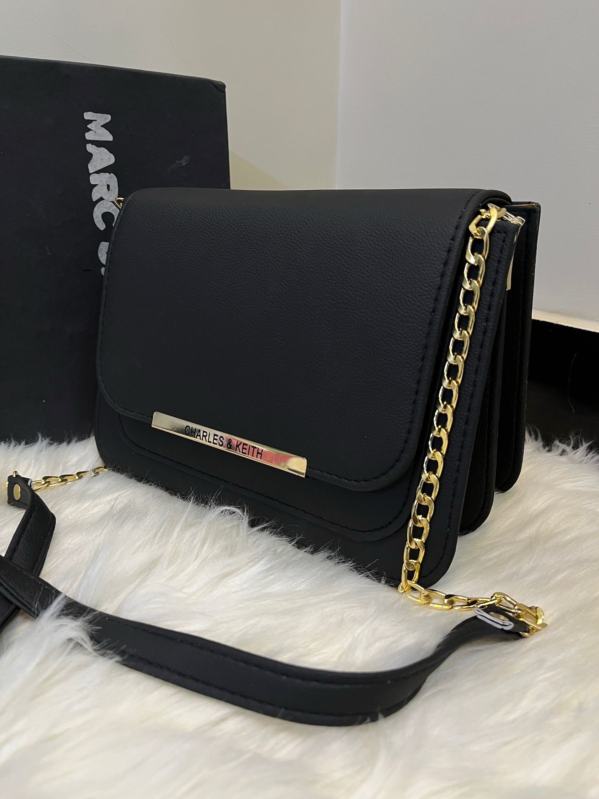 High Quality Muliple Pockets Cross Body Bag With Half Chain Half Belt